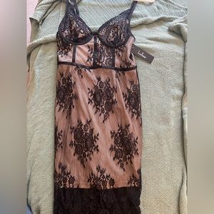 NWT Lulus Lace Dress